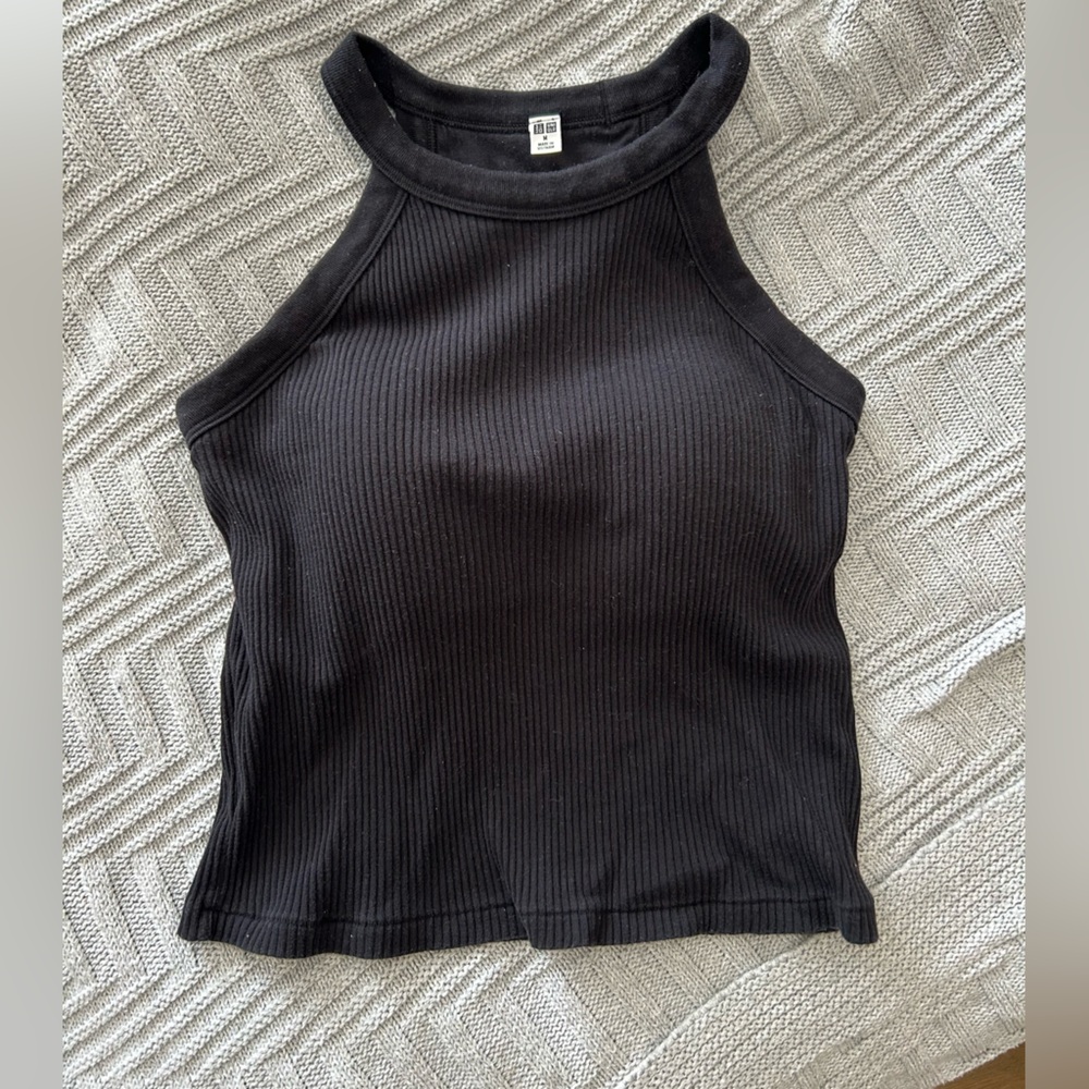 Uniqlo halter neck sleeveless built in bra top size M